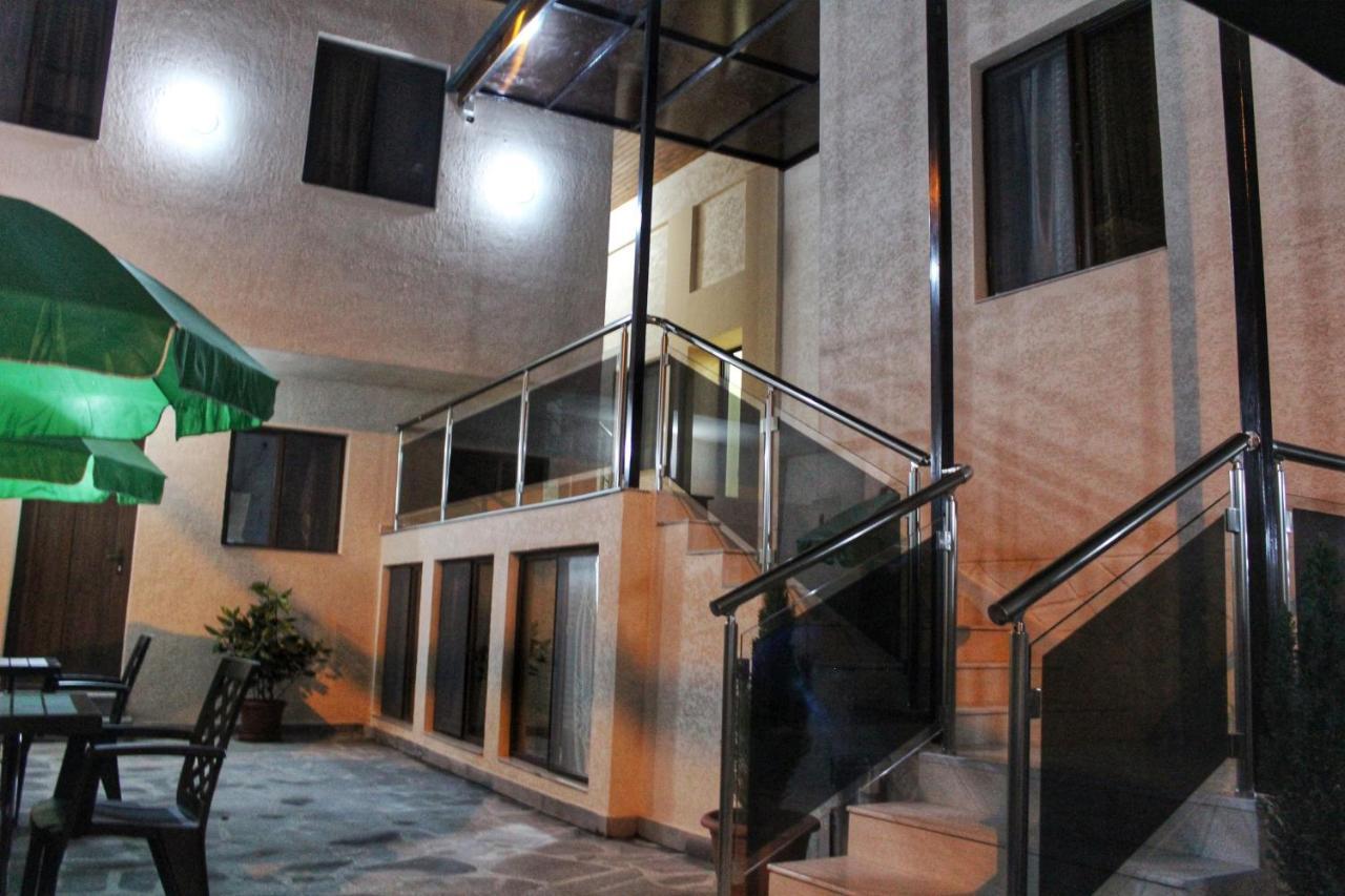 Hotel Elegant 2 Tbilissi Extérieur photo